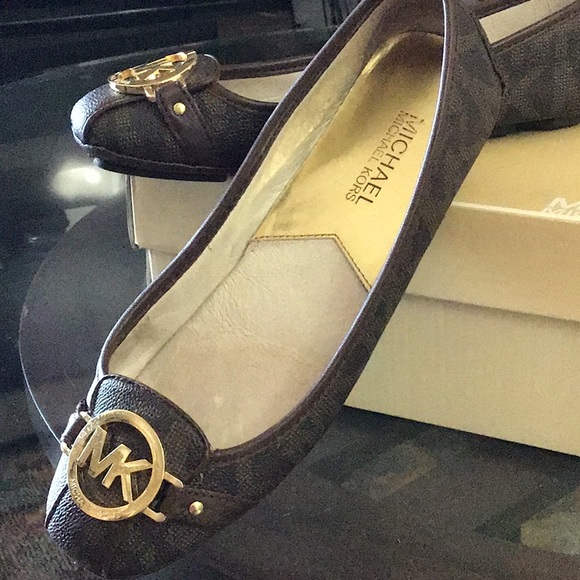 MKors flats - Picture 2 of 4